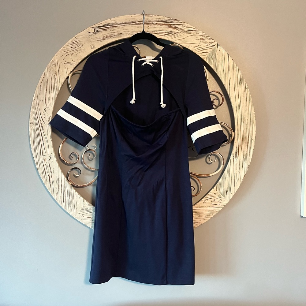 Venus Size M Navy Hooded Short-Sleeve Dress with Stripe Detail